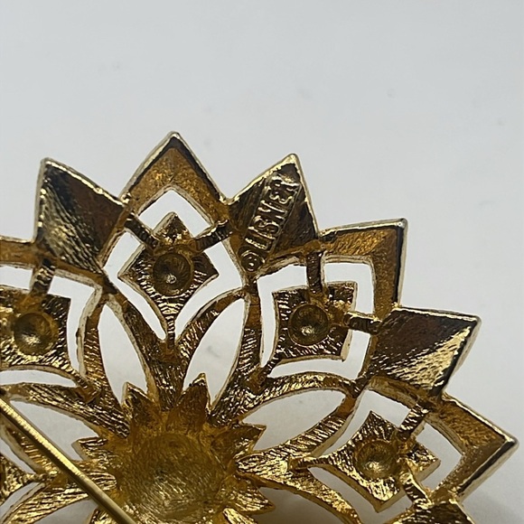 VINTAGE ESTATE LISNER COSTUME FLOWER DOMED GOLD TONED PIN BROOCH - Picture 5 of 5